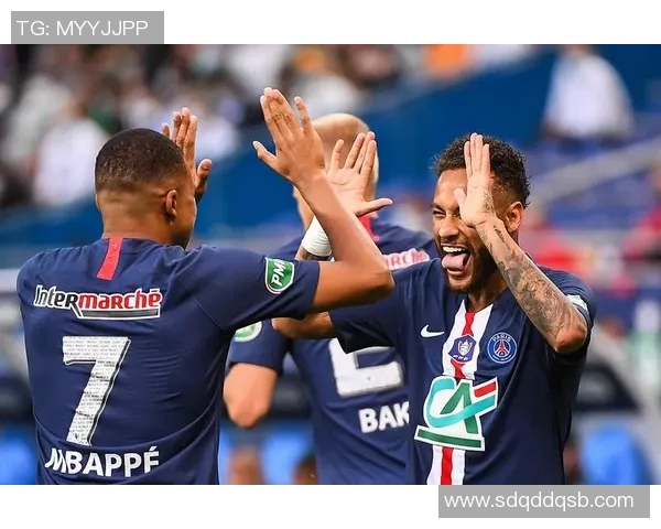 内马尔缺阵巴黎圣日耳曼仍力克圣埃蒂安，提前两轮夺得法甲冠军